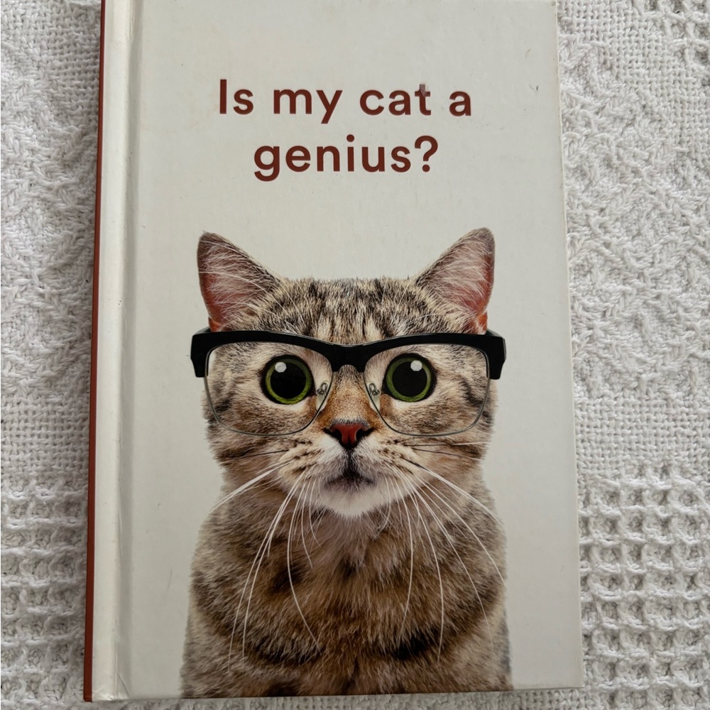 “Is My Cat a Genius?” Cat Lovers Book NEW